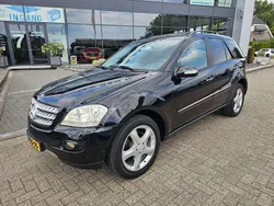 Zwart Gebruikt 2006 Mercedes ML320 SUV | € 9.950 (Duur)
