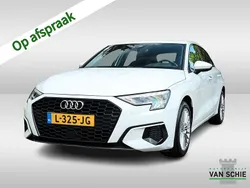 Wit Gebruikt 2021 Audi A3 Sportback Business Hatchback | € 20.900 (Eerlijke prijs)