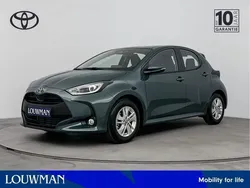 Zilver, metallic lak Gebruikt 2025 Toyota Yaris Active Hatchback | € 28.345 (Duur)