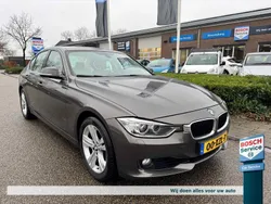 Bruin Gebruikt 2012 BMW 320 Sedan | € 10.800 (Goede deal)