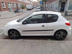 Wit Gebruikt 2009 Peugeot 206+ Hatchback | € 1.850 (Eerlijke prijs)