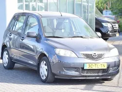 Grijs Gebruikt 2006 Mazda 2 Hatchback | € 995