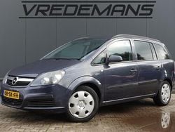 Grijs, metallic lak Gebruikt 2006 Opel Zafira Business MPV | € 950 (Super prijs)