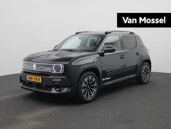 Zwart Nieuw 2025 Renault R4 Iconic SUV | € 39.440