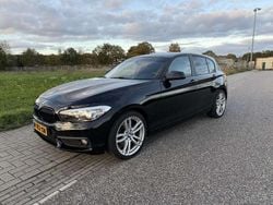 Zwart Gebruikt 2016 BMW 118 Hatchback | € 10.500 (Eerlijke prijs)