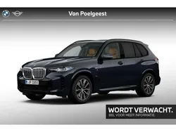 M carbonschwarz metallic (416) (zwart metallic) Gebruikt 2025 BMW X5 M Sport SUV | € 106.895 (Eerlijke prijs)
