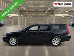 Blauw Gebruikt 2006 Volvo V70 Momentum Stationwagen | € 4.950 (Eerlijke prijs)