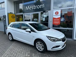 Wit Gebruikt 2016 Opel Astra Business Stationwagen | € 7.750 (Goede deal)