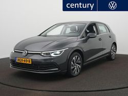 Grijs Gebruikt 2021 VW Golf VIII Style Hatchback | € 22.900 (Eerlijke prijs)