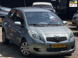Grijs Gebruikt 2006 Toyota Yaris Hatchback | € 1.999 (Eerlijke prijs)