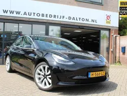 Zwart Gebruikt 2020 Tesla Model 3 Standard Range Sedan | € 20.950 (Eerlijke prijs)