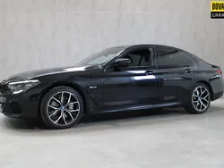 Zwart Gebruikt 2022 BMW 545e M Sport Sedan | € 51.995 (Goede deal)
