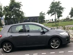 Grijs Gebruikt 2012 Toyota Auris MPV | € 7.900
