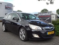 Zwart Gebruikt 2012 Opel Astra Cosmo Stationwagen | € 3.400 (Goede deal)
