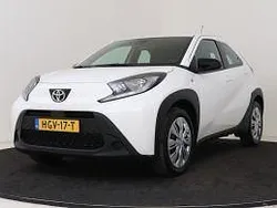 Wit Gebruikt 2024 Toyota Aygo Limited Hatchback | € 16.895 (Goede deal)