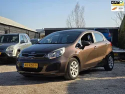 Bruin Gebruikt 2012 Kia Rio Comfort Hatchback | € 9.949 (Eerlijke prijs)