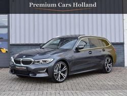 Grijs Gebruikt 2021 BMW 330e Comfort Edition Stationwagen | € 31.950 (Goede deal)