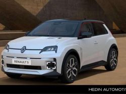 Wit Nieuw 2025 Renault R5 Komfort Hatchback | € 34.112 (Eerlijke prijs)