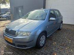 Grijs Gebruikt 2005 Skoda Fabia Ambiente Hatchback | € 1.749 (Eerlijke prijs)