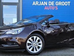 Bruin Gebruikt 2016 Opel Cascada Cabriolet | € 14.750 (Eerlijke prijs)