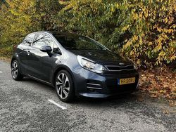Grijs Gebruikt 2015 Kia Rio MPV | € 8.950 (Iets duurder)