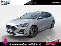 Grijs Gebruikt 2022 Ford Focus ST-Line X Hatchback | € 18.440 (Goede deal)