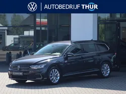 Grijs, metallic lak Gebruikt 2021 VW Passat Business Stationwagen | € 25.950 (Goede deal)