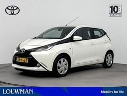 Wit Gebruikt 2018 Toyota Aygo X-play Hatchback | € 9.995 (Eerlijke prijs)