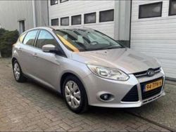 Grijs Gebruikt 2012 Ford Focus Hatchback | € 6.000 (Eerlijke prijs)