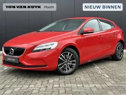 Rood Gebruikt 2017 Volvo V40 Stationwagen | € 17.950 (Eerlijke prijs)