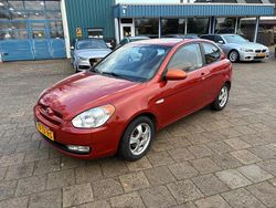 Rood Gebruikt 2007 Hyundai Accent Dynamiq Hatchback | € 2.500