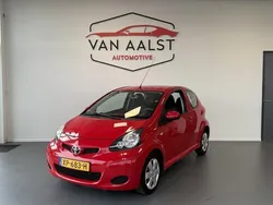Rood Gebruikt 2011 Toyota Aygo Cool Hatchback | € 2.950 (Eerlijke prijs)