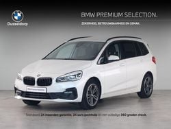 Wit Gebruikt 2021 BMW 218 Sport Line Stationwagen | € 21.750 (Eerlijke prijs)