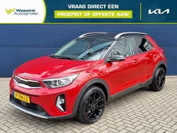 Rood, metallic lak Gebruikt 2022 Kia Stonic SUV | € 19.690 (Eerlijke prijs)