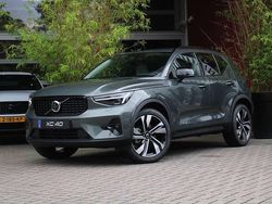 Grijs Nieuw 2025 Volvo XC40 Plus SUV | € 61.900