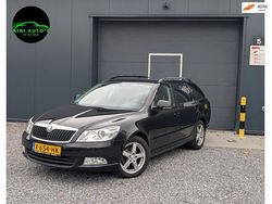Zwart Gebruikt 2011 Skoda Octavia Business Line Stationwagen | € 4.345 (Eerlijke prijs)