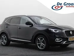 Zwart, metallic lak Gebruikt 2022 MG EHS Luxury SUV | € 22.450 (Eerlijke prijs)