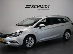 Grijs Gebruikt 2017 Opel Astra Edition Stationwagen | € 8.995 (Eerlijke prijs)