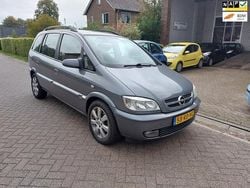Grijs Gebruikt 2005 Opel Zafira MPV | € 999