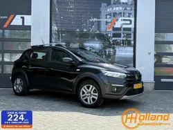 Zwart Gebruikt 2021 Dacia Sandero Essentiel Hatchback | € 13.450 (Eerlijke prijs)