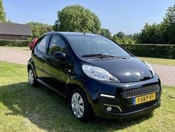 Zwart Gebruikt 2013 Peugeot 107 Envy Hatchback | € 3.900 (Eerlijke prijs)