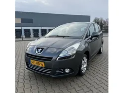 Grijs Gebruikt 2010 Peugeot 5008 MPV | € 3.500 (Eerlijke prijs)