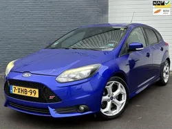 Blauw Gebruikt 2014 Ford Focus ST Hatchback | € 10.750 (Goede deal)