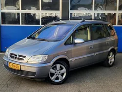Grijs Gebruikt 2004 Opel Zafira MPV | € 2.500 (Iets duurder)
