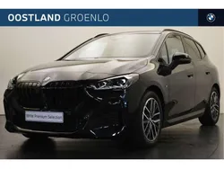 Saphirschwarz (donker zwart metallic) Gebruikt 2024 BMW 223 Active Tourer Comfort Edition MPV | € 49.950