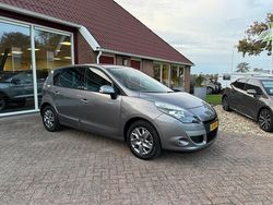 Grijs Gebruikt 2011 Renault Scénic III MPV | € 5.995 (Iets duurder)