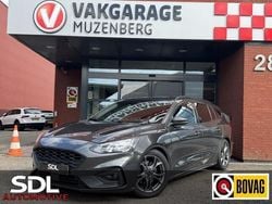 Blauw, metallic lak Gebruikt 2019 Ford Focus ST-Line Stationwagen | € 16.945 (Eerlijke prijs)