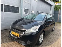 Zwart Gebruikt 2012 Peugeot 208 Active Hatchback | € 3.995 (Eerlijke prijs)