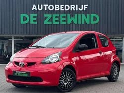 Rood Gebruikt 2006 Toyota Aygo Hatchback | € 1.399 (Eerlijke prijs)