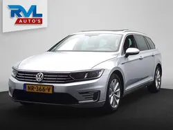 Grijs, metallic lak Gebruikt 2015 VW Passat Highline Stationwagen | € 11.900 (Goede deal)